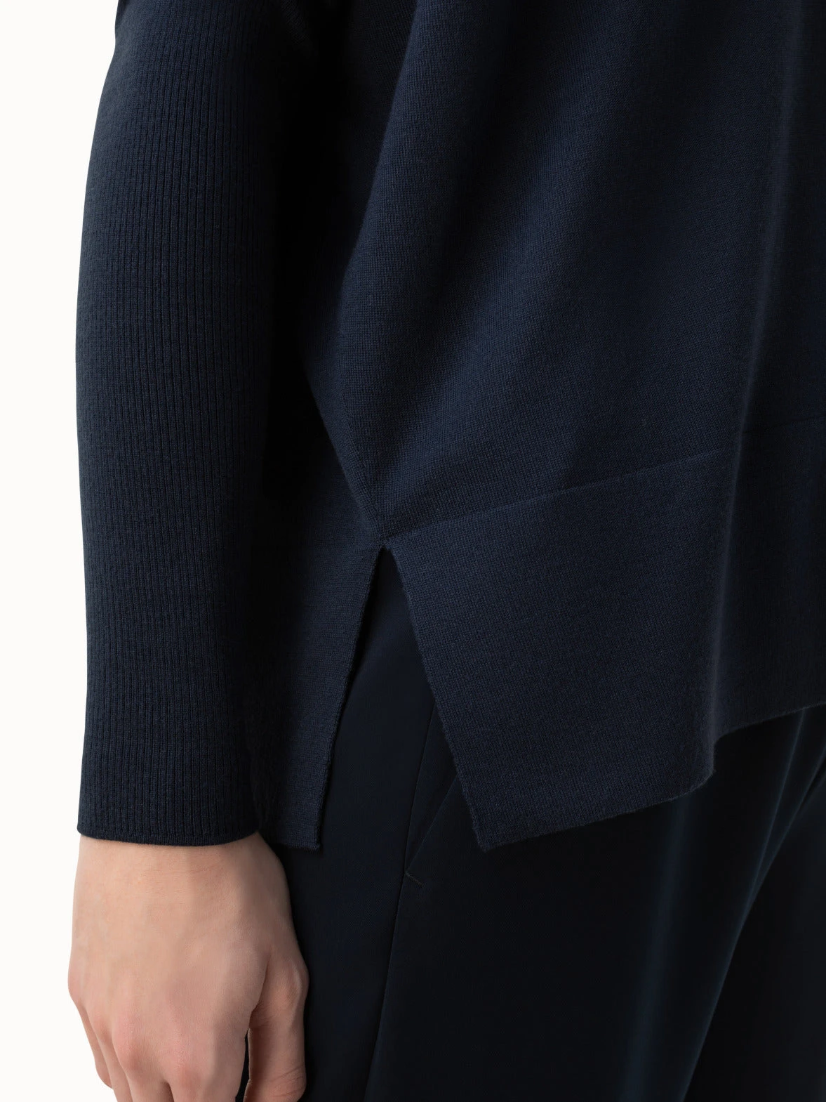 Oversized V-Neck Merino Wool Knit Pullover 7 Oversized V-Neck Merino Wool Knit Pullover - Image 5