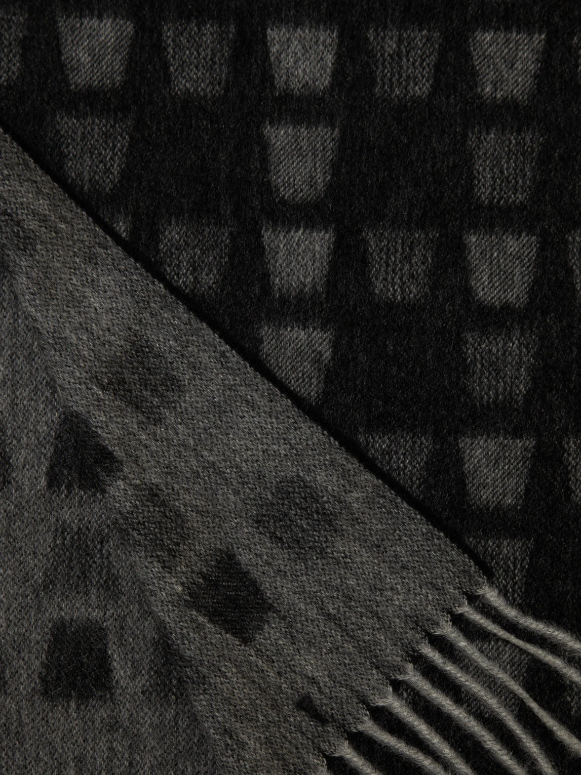 AKRIS Cashmere Trapezoid Print Scarf 6 AKRIS Cashmere Trapezoid Print Scarf - Image 4