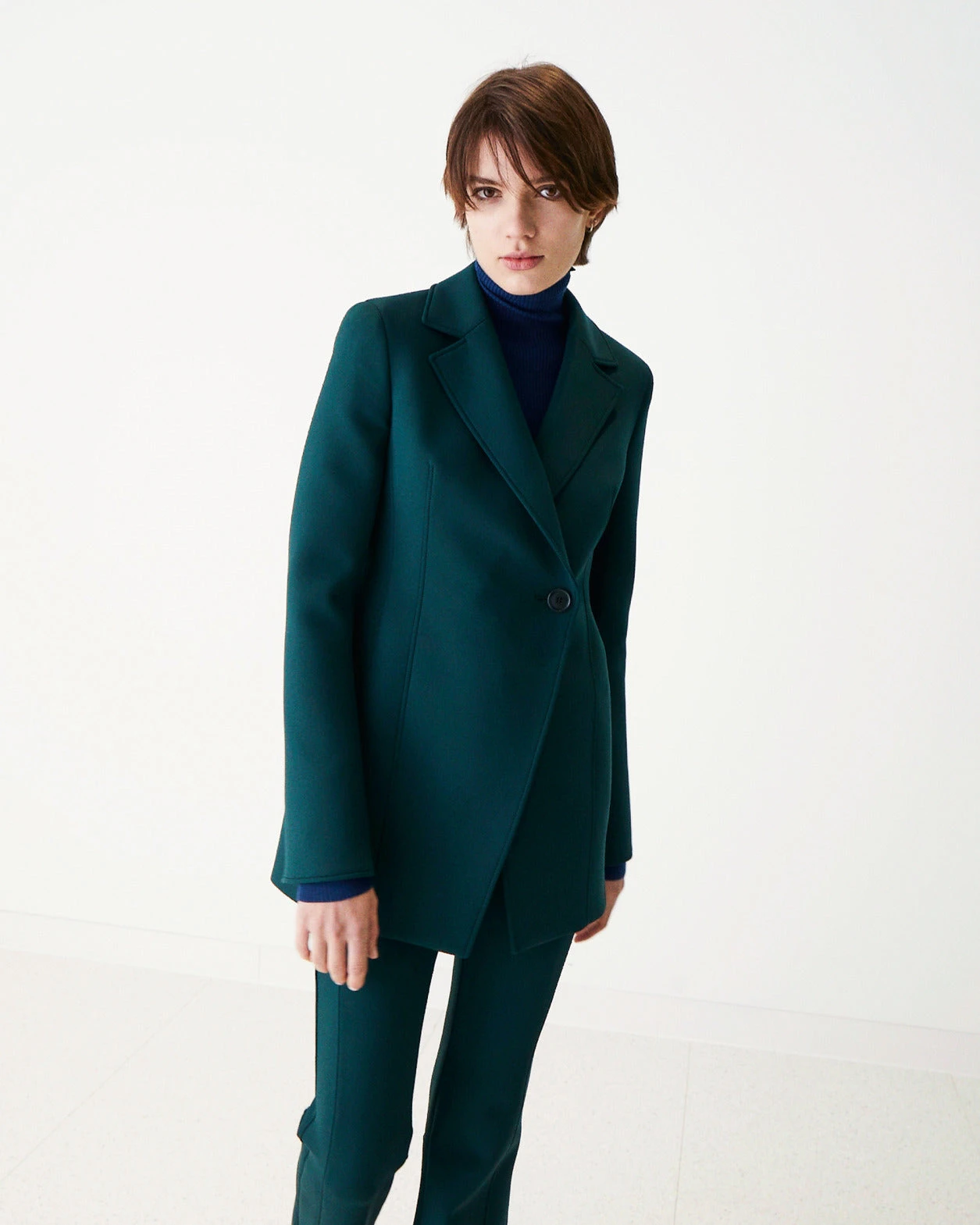 AKRIS Techno Neoprene Fitted Blazer Jacket 8 AKRIS Techno Neoprene Fitted Blazer Jacket - Image 6