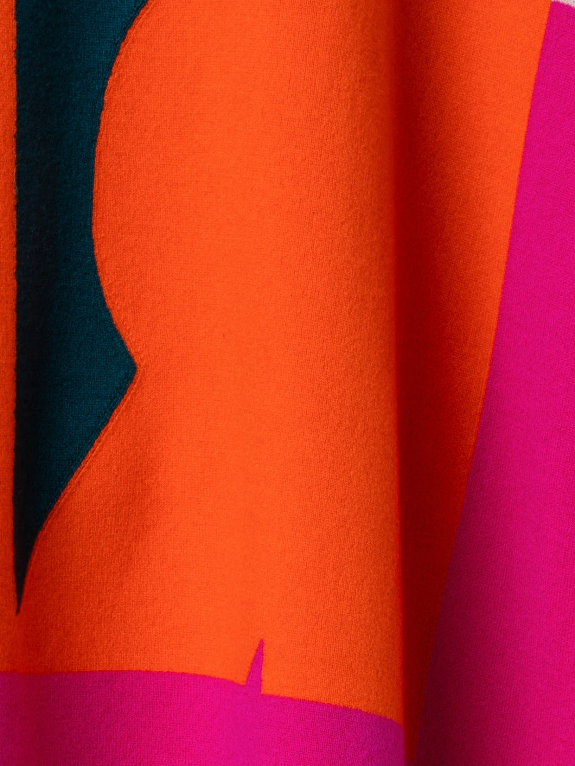 AKRIS Reversible Cashmere Knit Composed Letters Intarsia Double-Face Cape 9 AKRIS Reversible Cashmere Knit Composed Letters Intarsia Double-Face Cape - Image 7