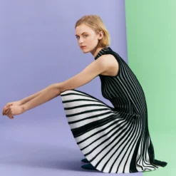 Structured Stripes Merino Wool Dress -Deals Vog Shift Store 837571 5b9ccaa6 a15c 40b4 9059 7f018c4d5ad2