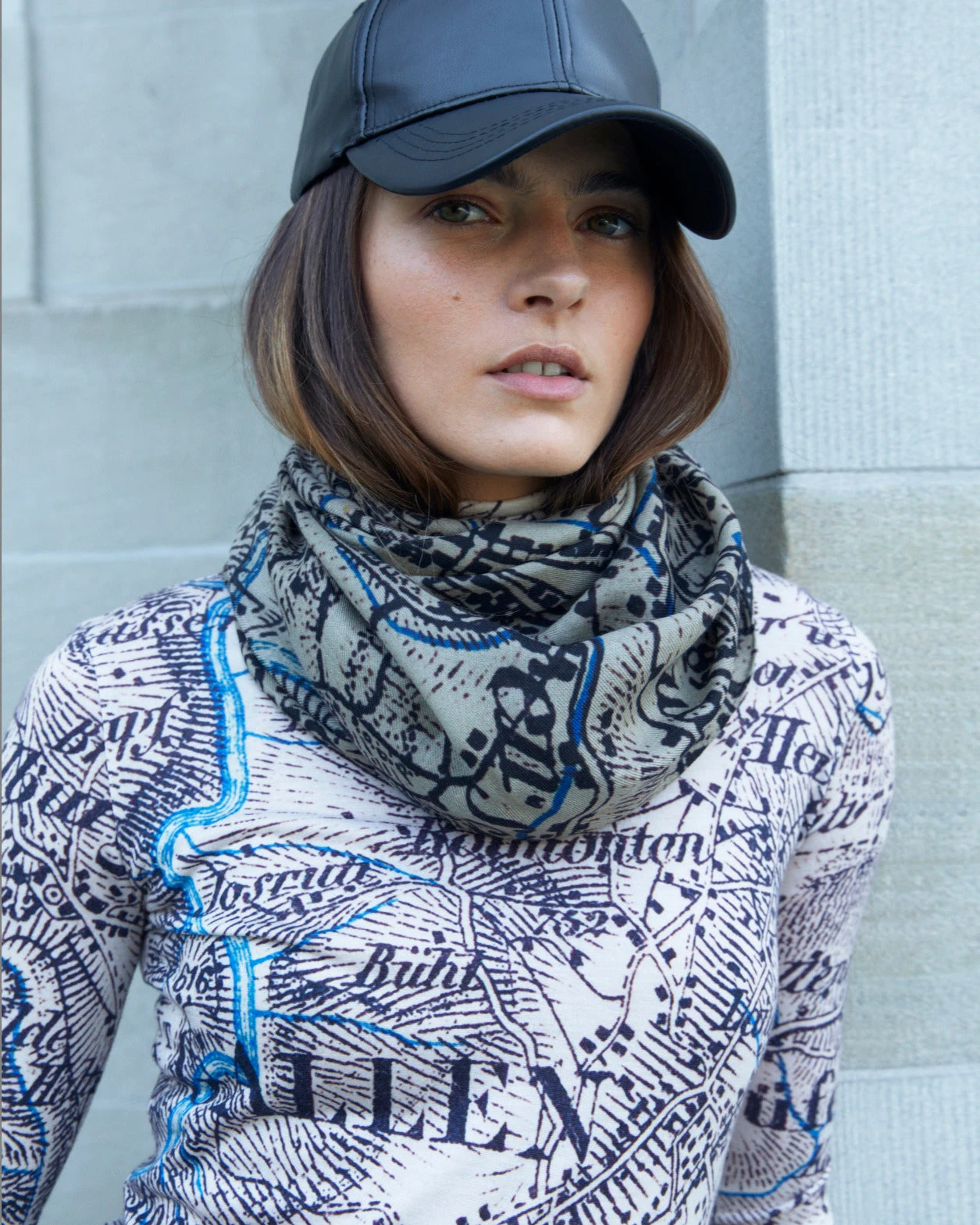 AKRIS Cashmere Silk Vintage Sg Map Print Scarf 4 AKRIS Cashmere Silk Vintage Sg Map Print Scarf - Image 2